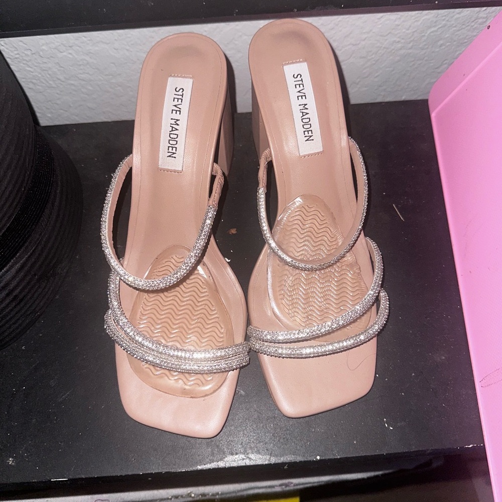 Steve Madden Women's Silver and Nude Heels